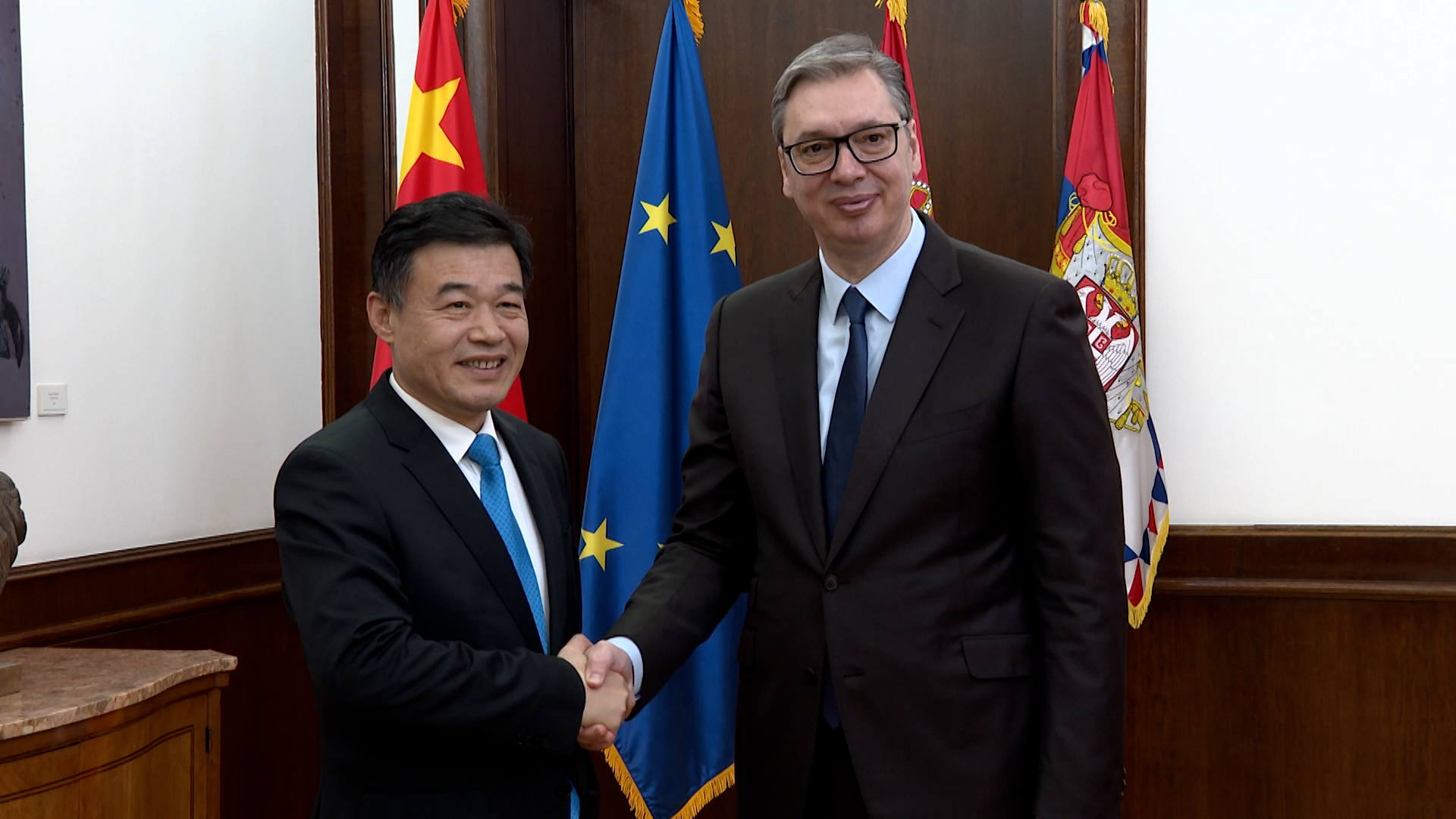 Beograd, predsednik Srbije Aleksandar Vucic se sastaje sa predstavnicima delegacije korporacije Shandong Hi-Speed Group, pokrivanje